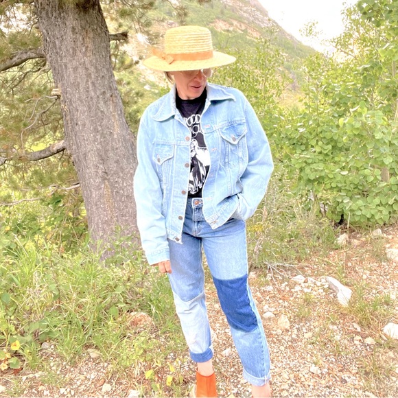 Retro Y2K Light Wash Denim Trucker Jacket - Picture 1 of 5